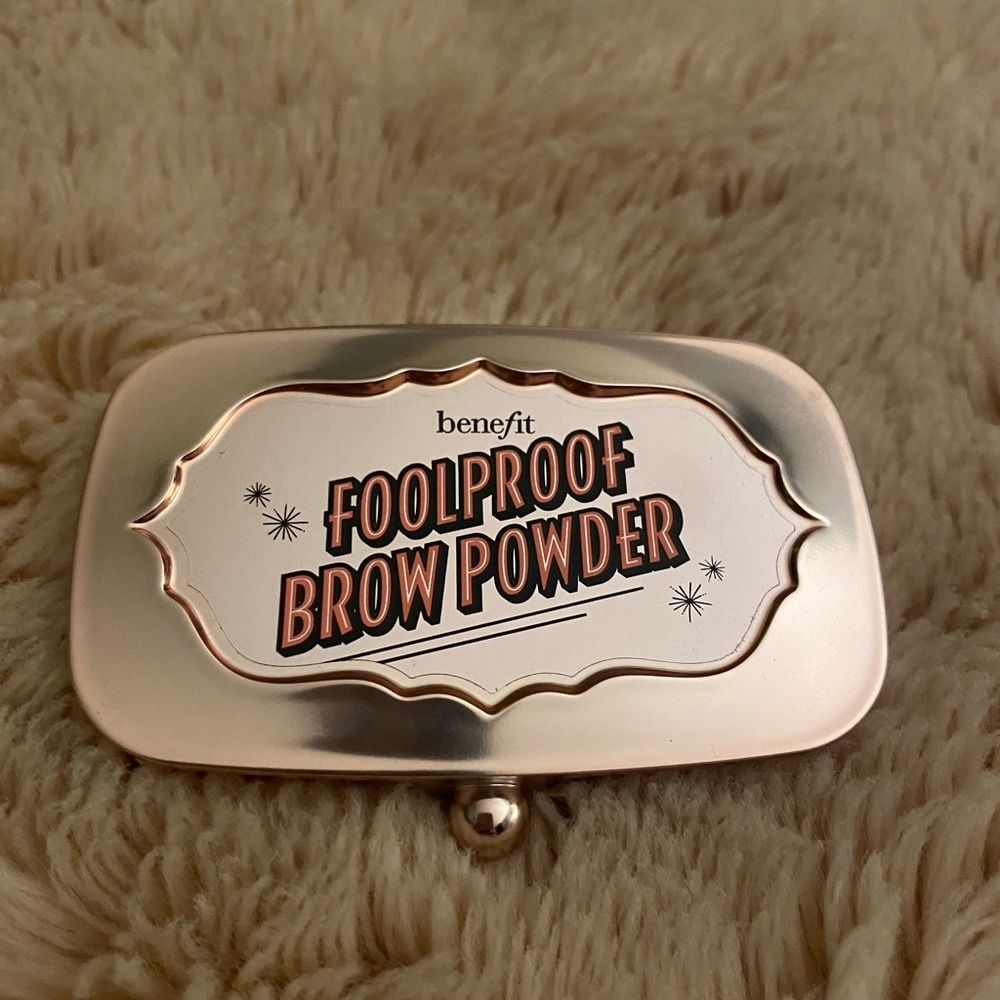 Benefit foolproof brow powder.